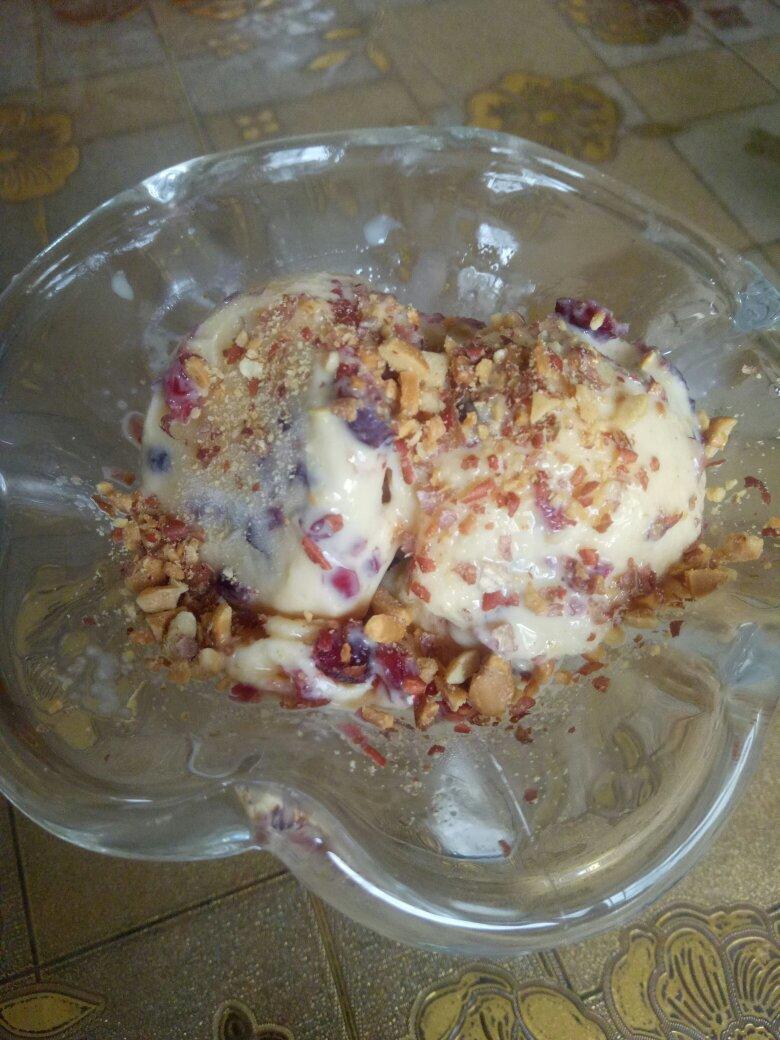 朗姆黑加仑冰淇淋 Rum Raisin Ice cream