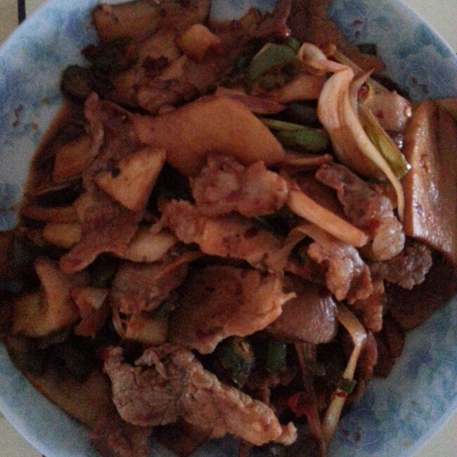 五花肉爆炒杏鲍菇