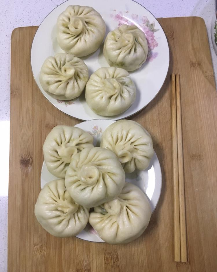 油菜香菇菜包