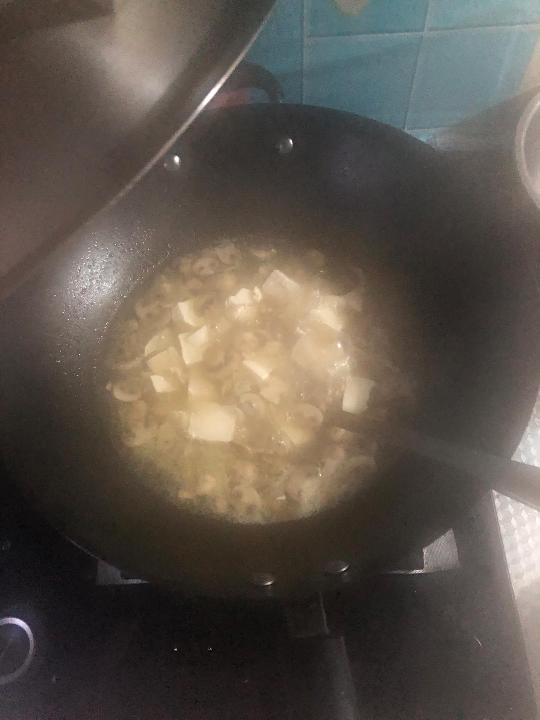 肉丝蘑菇豆腐汤