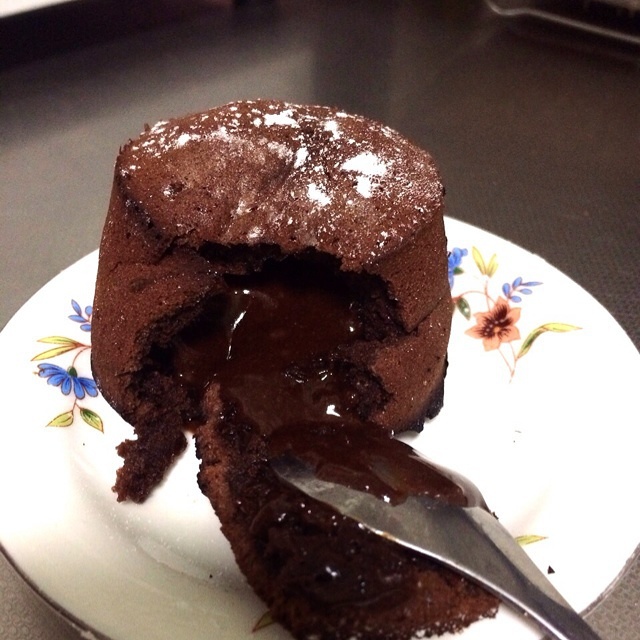 巧克力熔岩蛋糕【材料极简版】