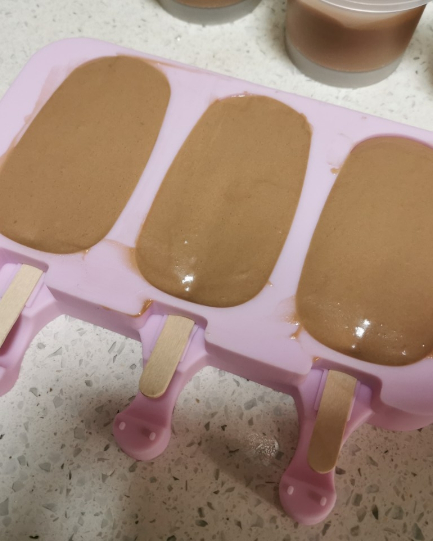 巧克力冰淇淋无冰渣（熬蛋黄制作法）的做法 步骤12