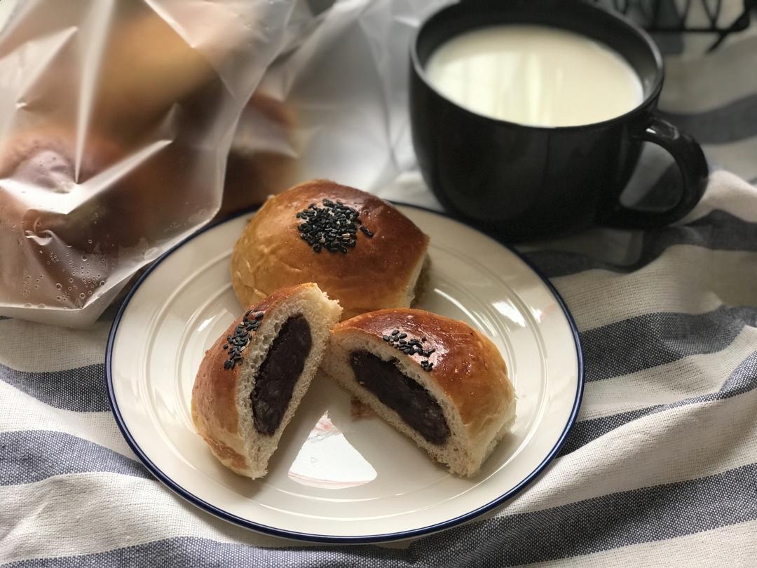 温柔的“中种奶油红豆面包”