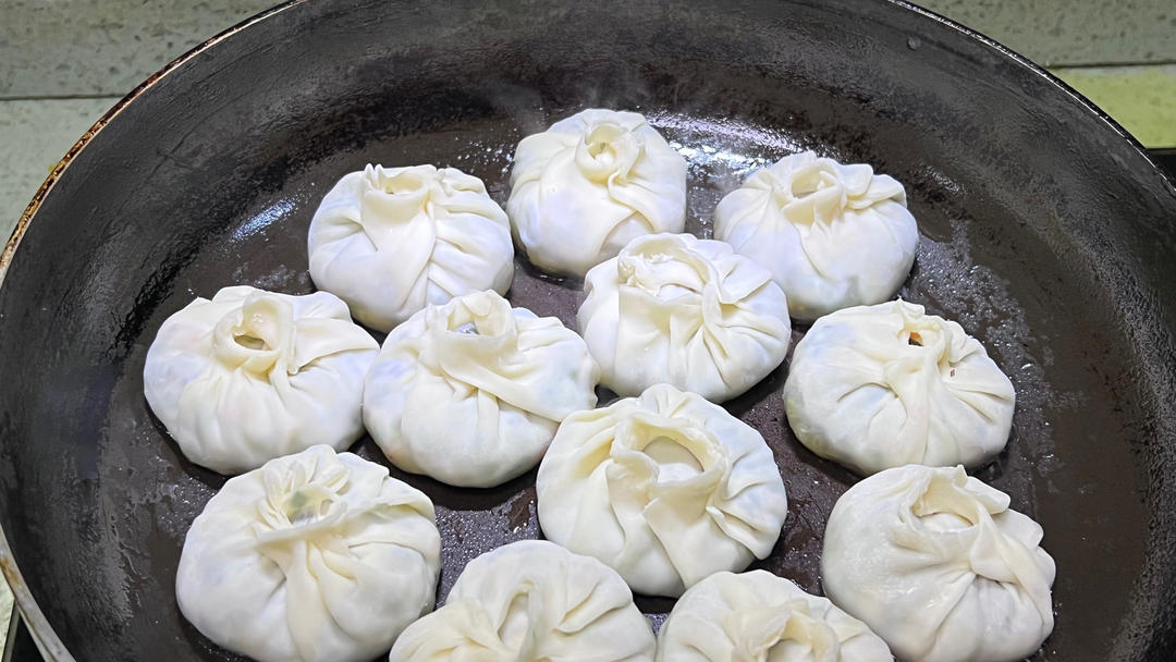饺子皮版生煎包