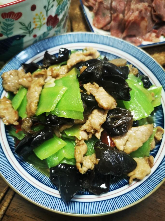泡椒青笋木耳肉片的做法