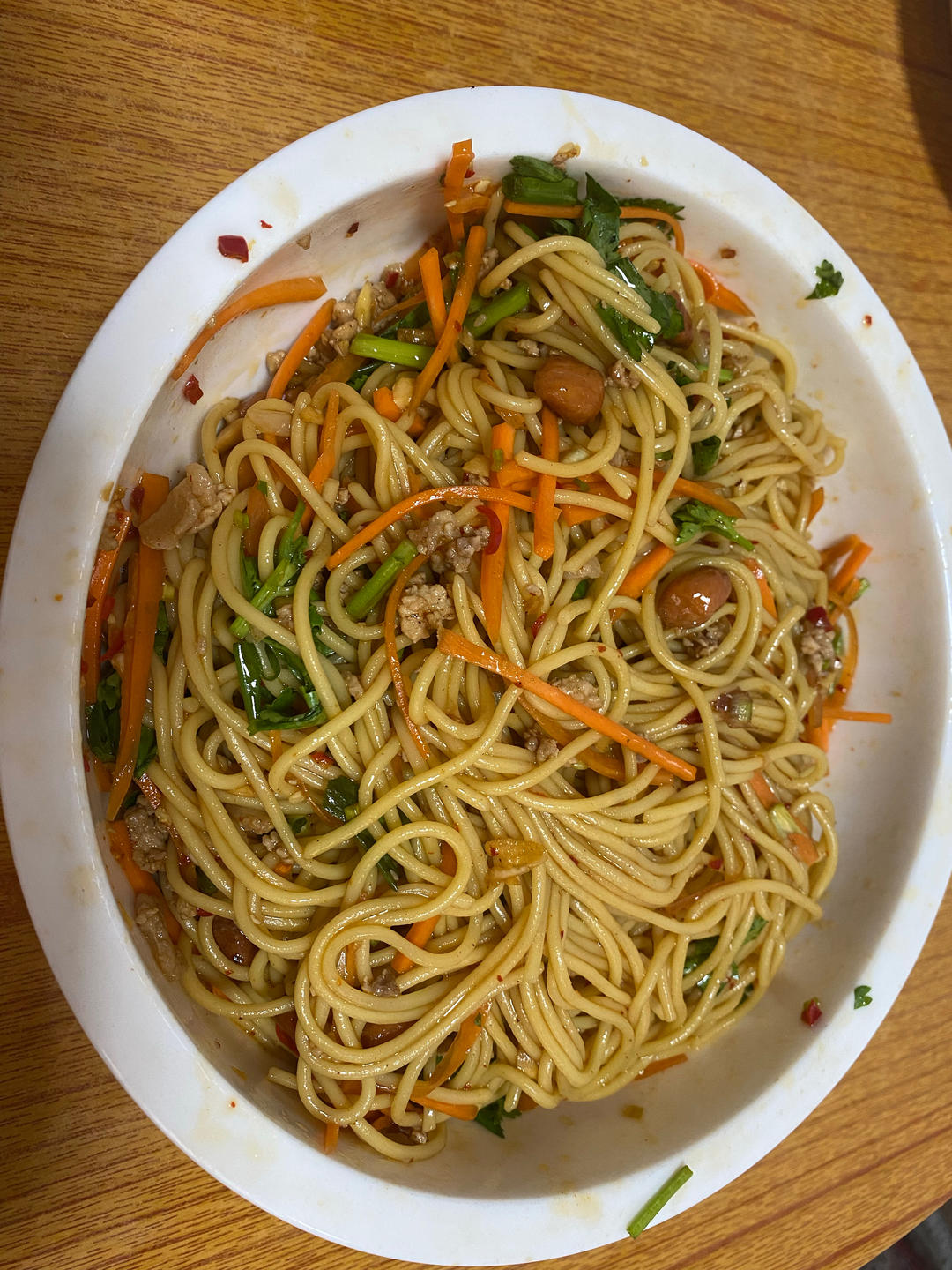 简单凉拌面只要五分钟，美食的快乐你值得～