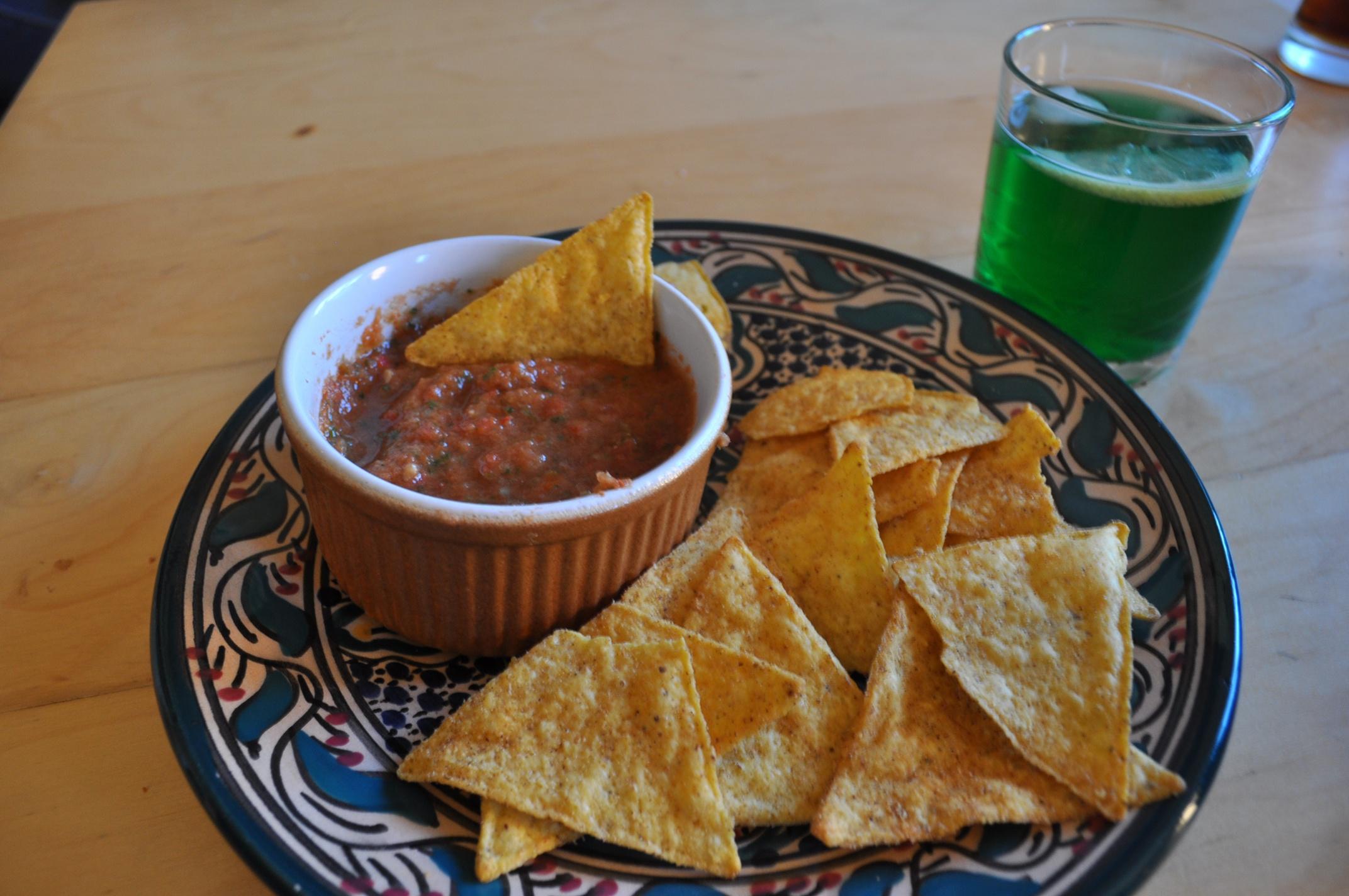 墨西哥风味番茄酱配玉米片的做法
