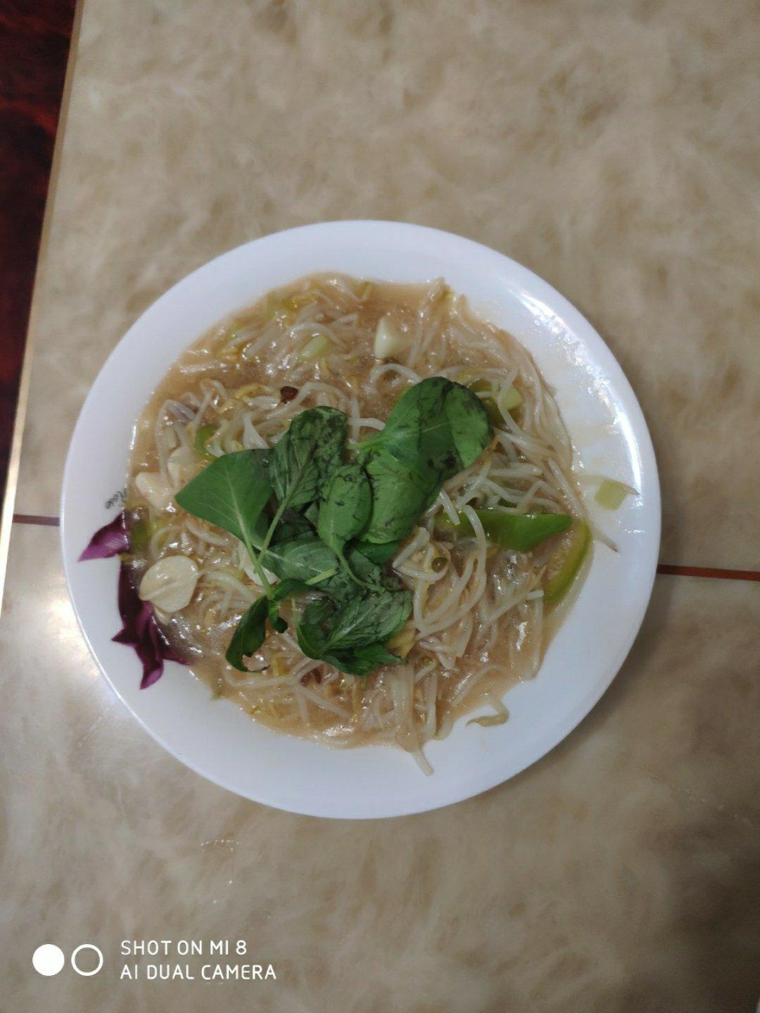 三鲜砂锅米线
