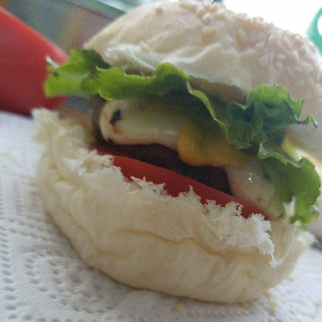 肉多汁的快手汉堡牛肉饼