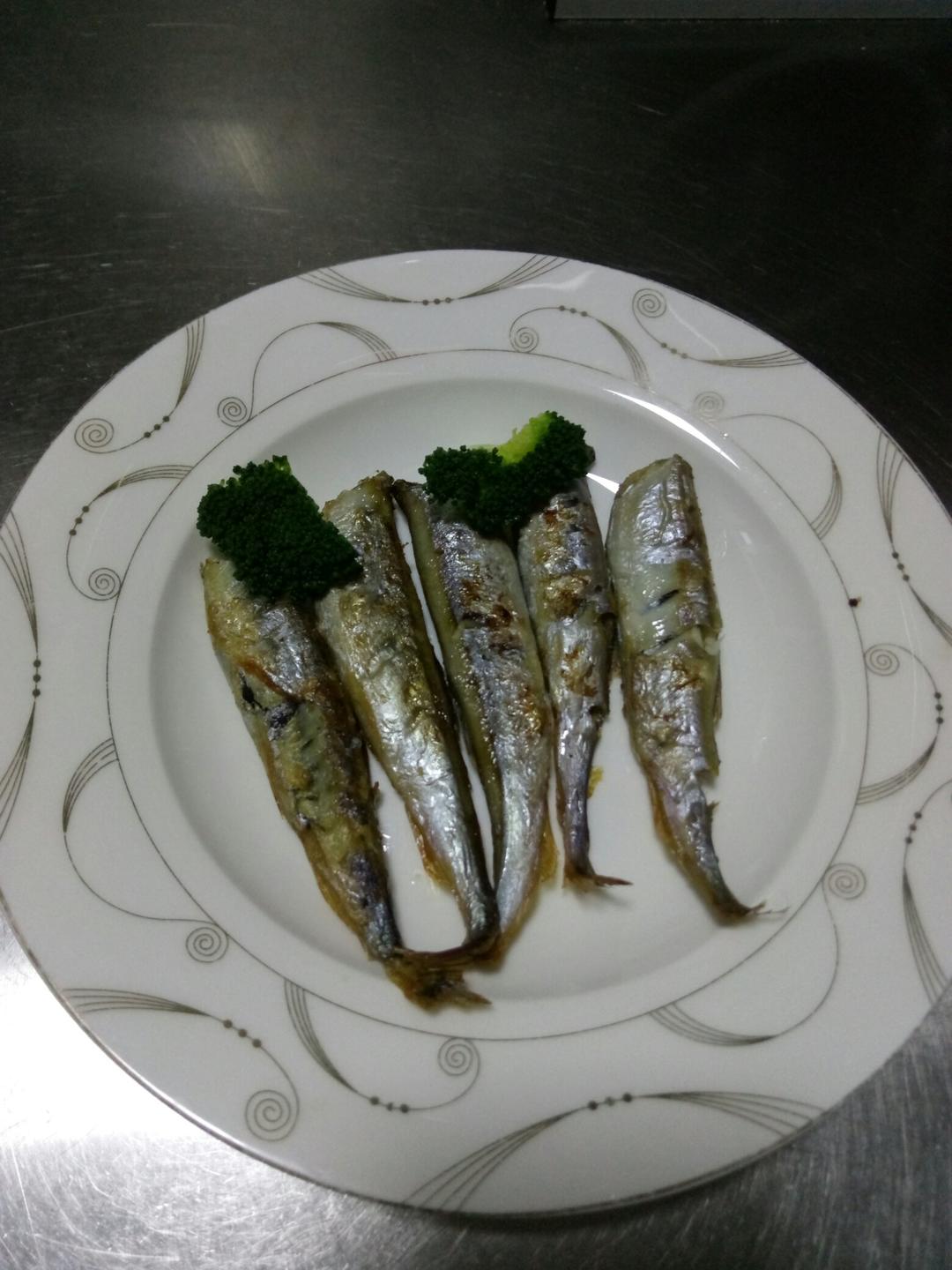 烤多春鱼
