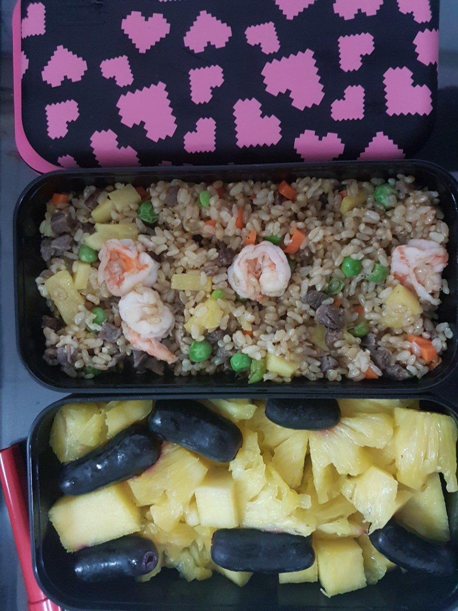 减肥食谱：糙米菠萝炒饭