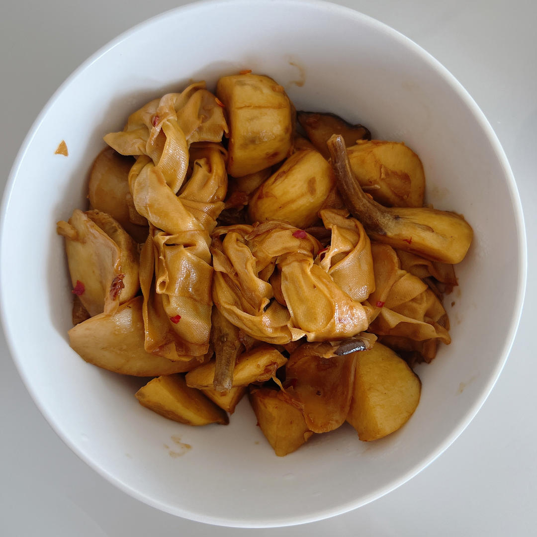 红烧茭白毛豆百叶结
