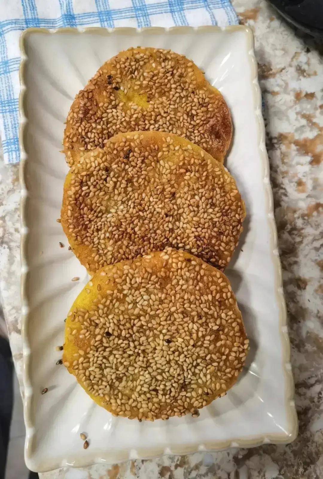 平底锅就能做，香甜软糯的南瓜饼，一次成功