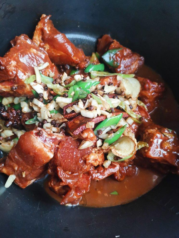 厨师长教你：“宝塔肉”的江湖做法，入口即化很适合老人孩子