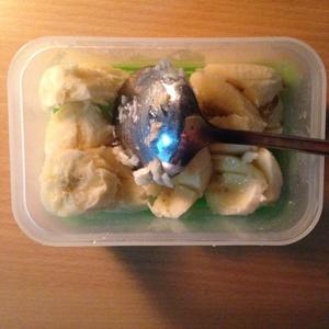 极简香蕉冰淇淋的做法 步骤1