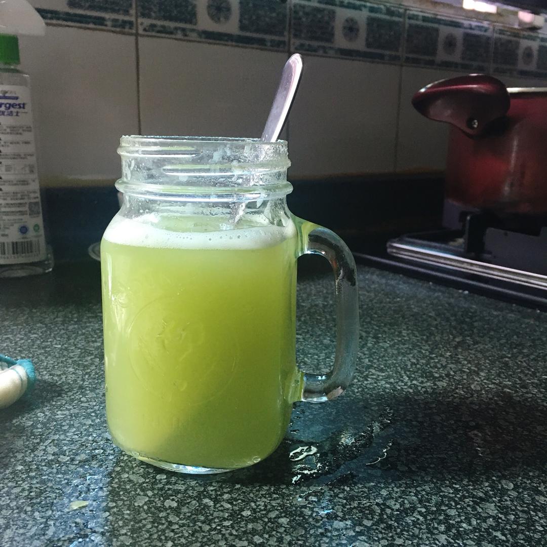 桃色加百利做的蜂蜜苦瓜汁