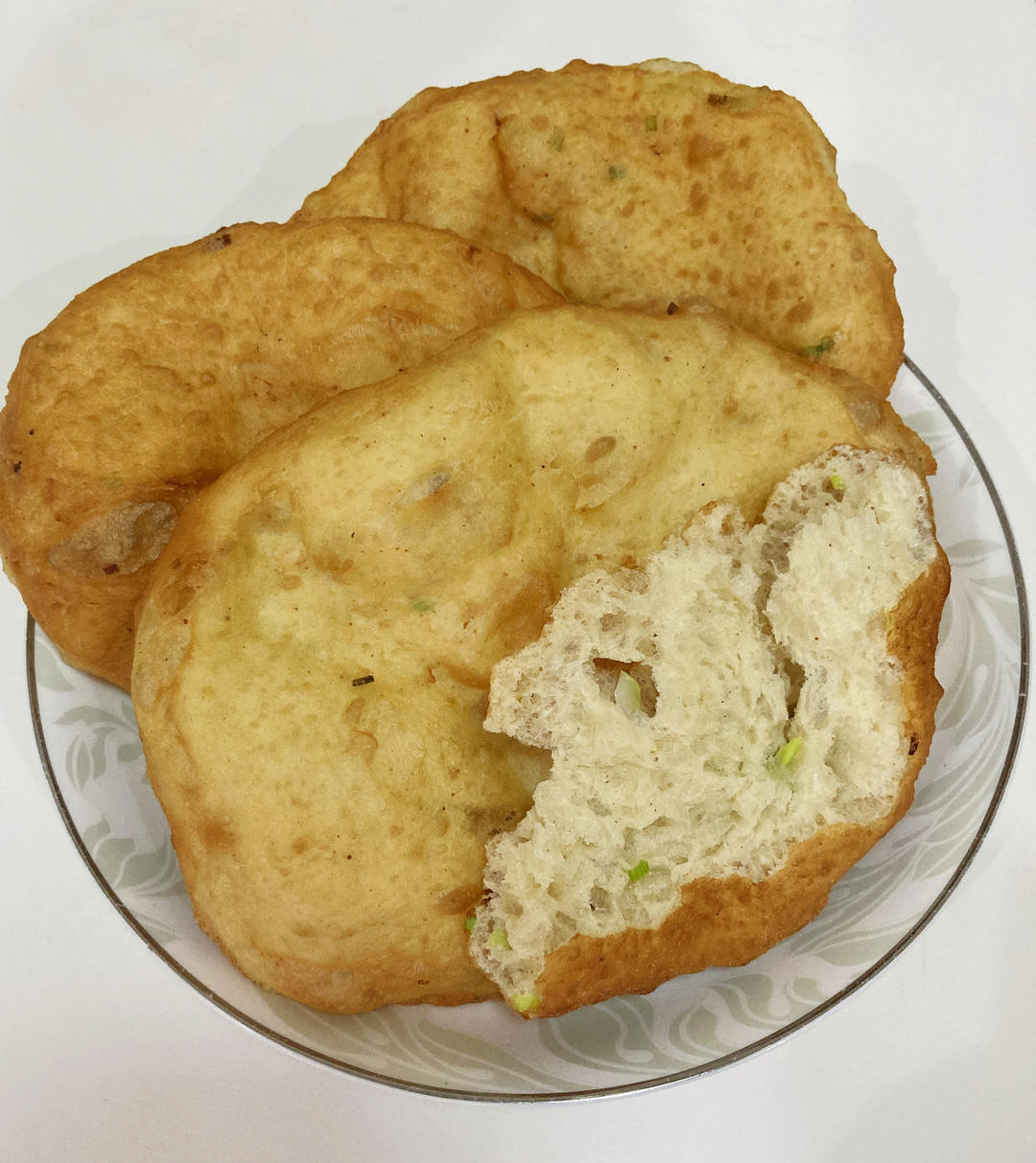 早餐店炸葱油饼 外酥里软 葱香味十足 附细节视频详解