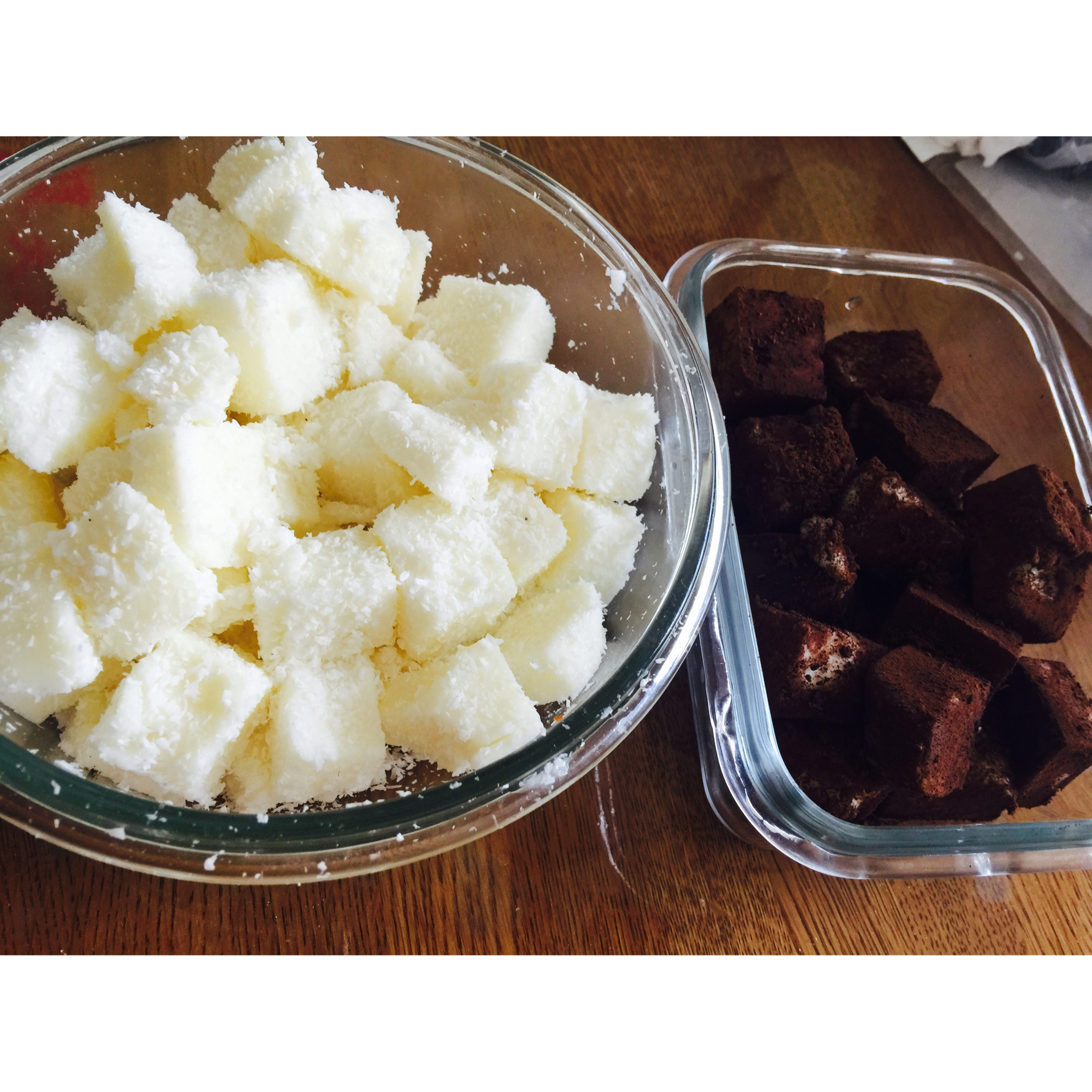 完胜85度C牛奶椰丝小方