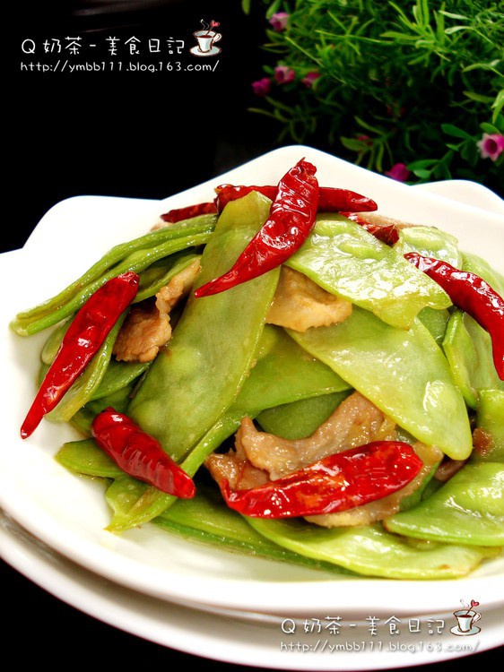 红椒肉片炒扁豆的做法