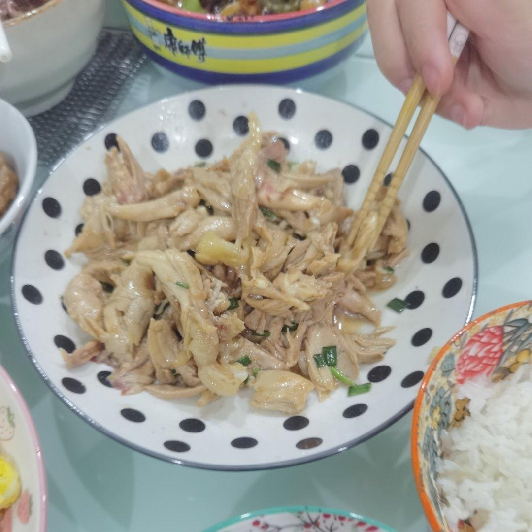 盐焗/手撕鸡腿-简单凉拌的做法