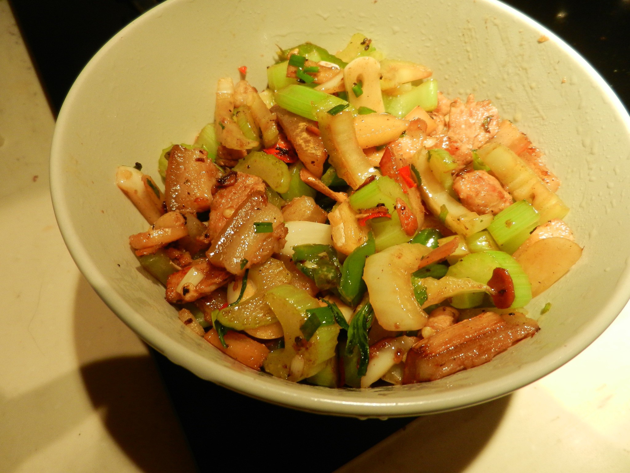 香芹炒回锅肉