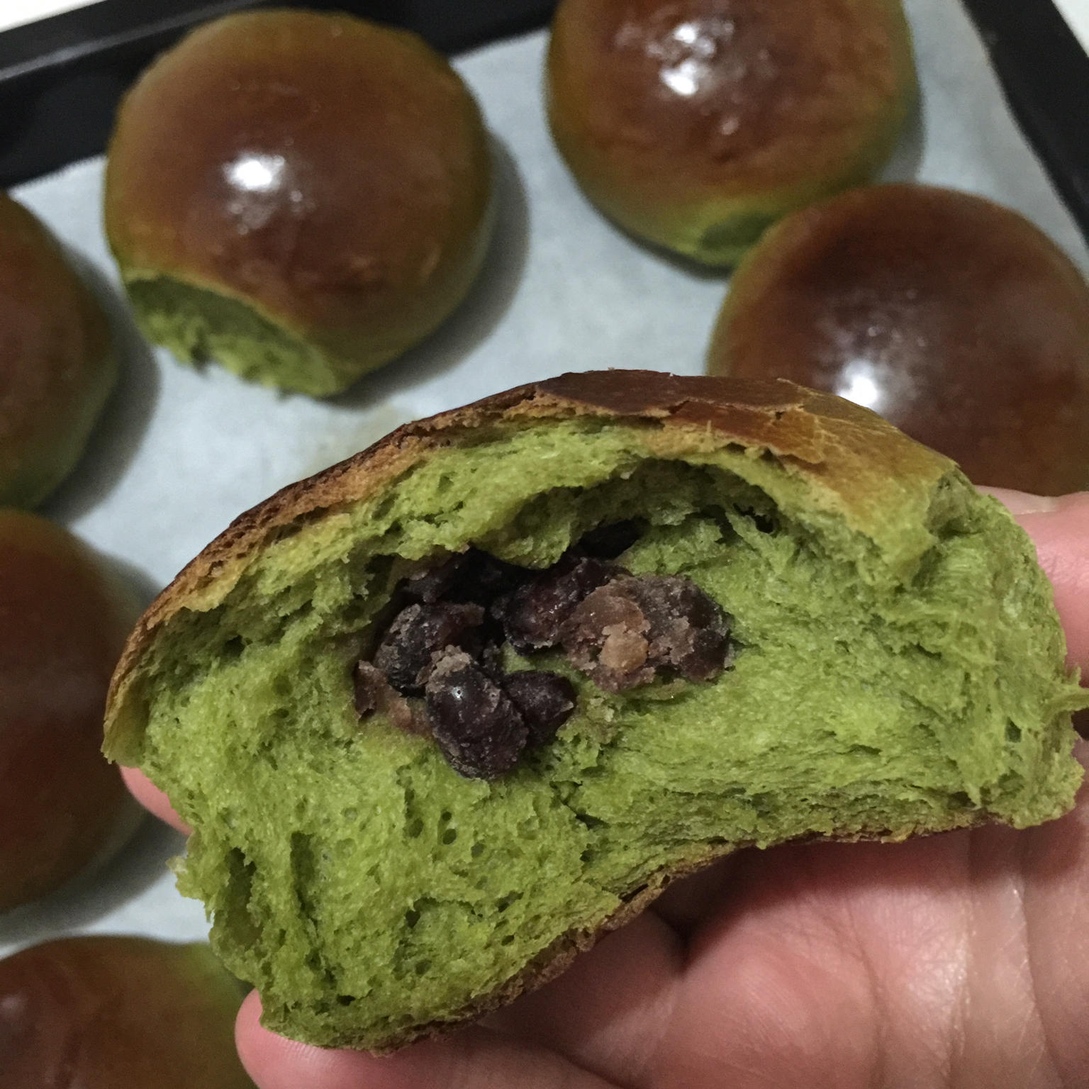 抹茶红豆三角面包