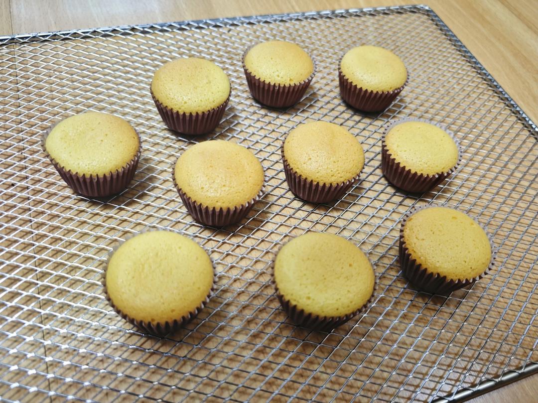 宝宝最爱的小纸杯蛋糕