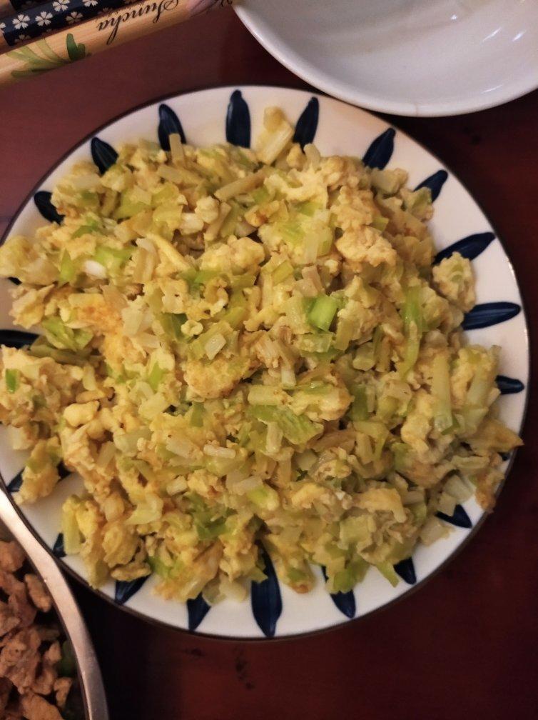 韭菜末炒鸡蛋