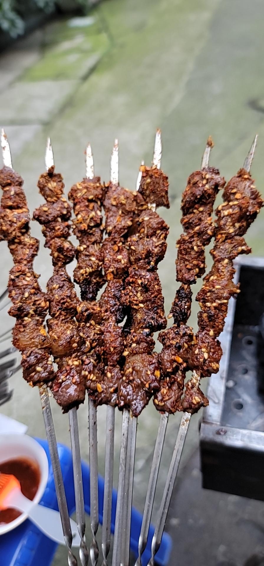 户外烧烤之烧烤实践篇：如何自己做室外烧烤（二）(利用公园公共烧烤架，包括工具的选择和点火方法等)