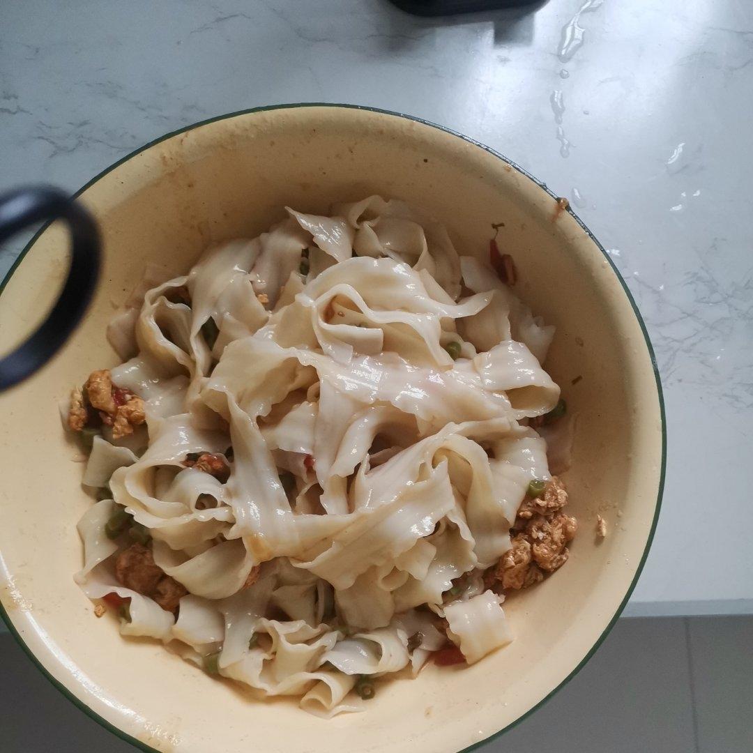肉末豆角盖浇面