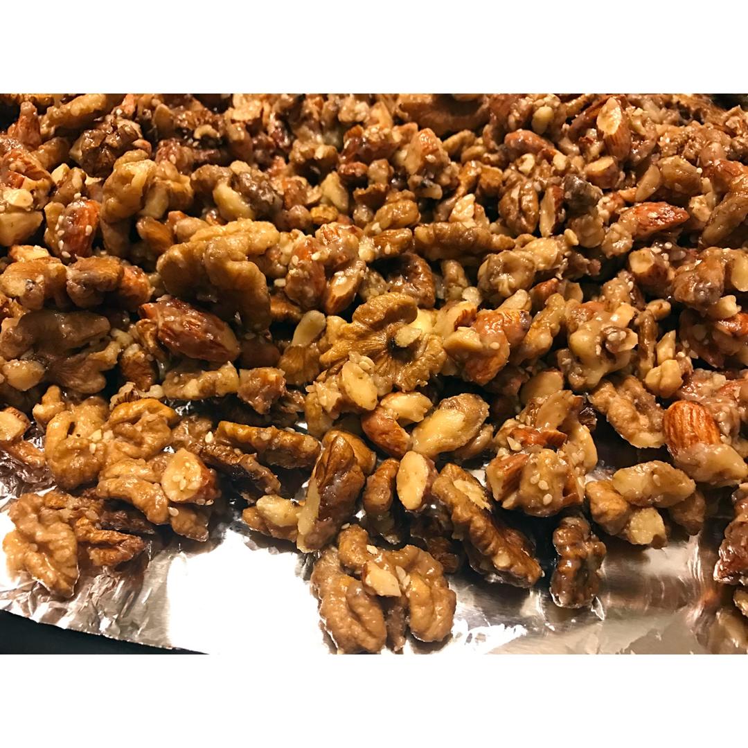 黄油蜂蜜杏仁核桃仁