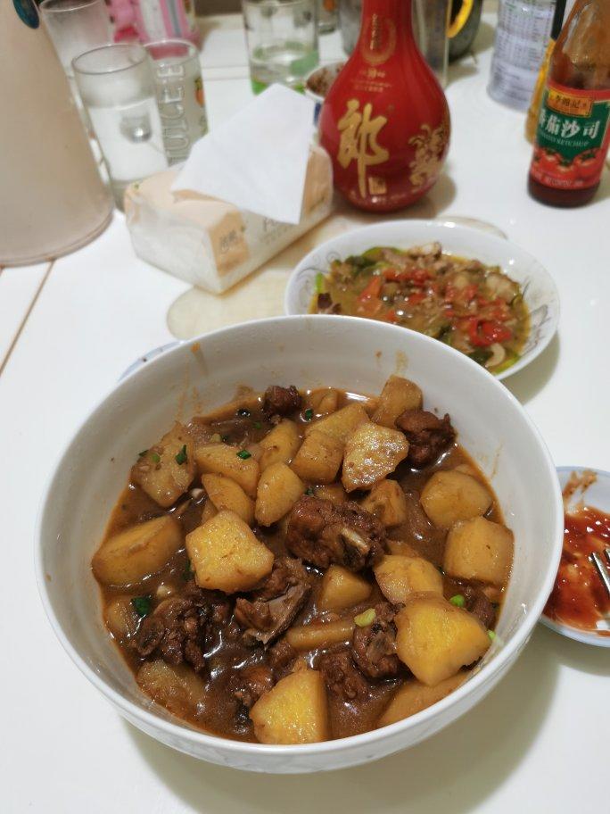 土豆烧排骨