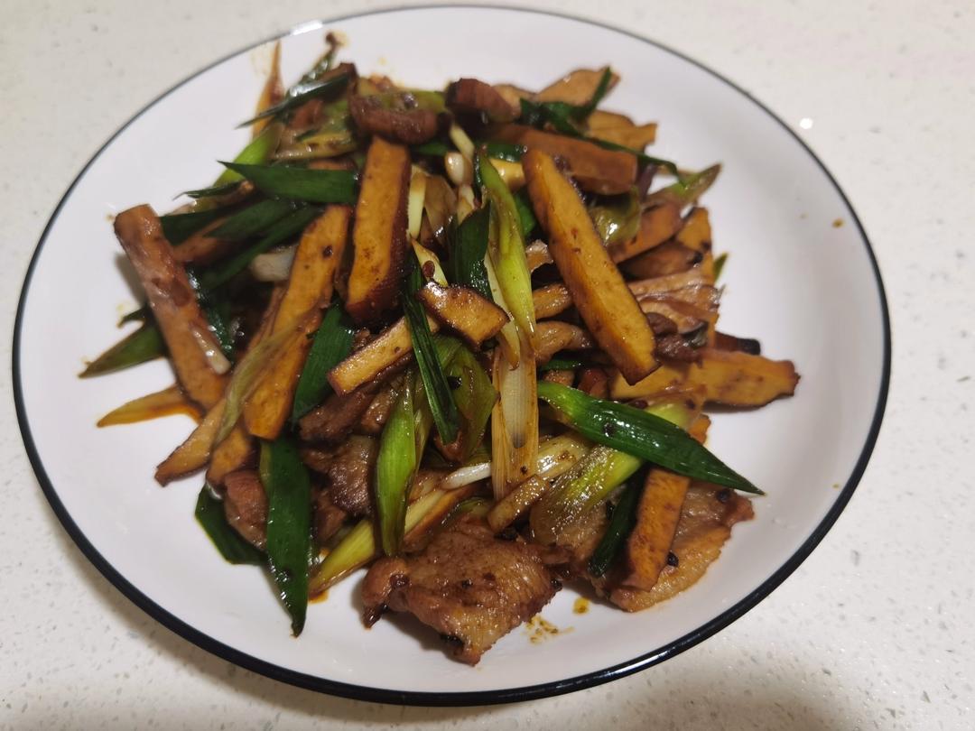 五花肉炒豆干