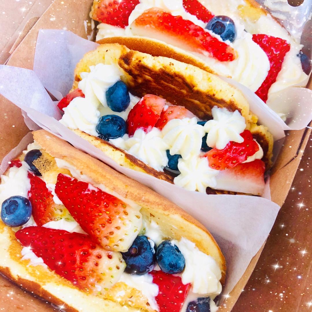 韩国最热门的甜品店Le Bread Lab的草莓蛋糕卷