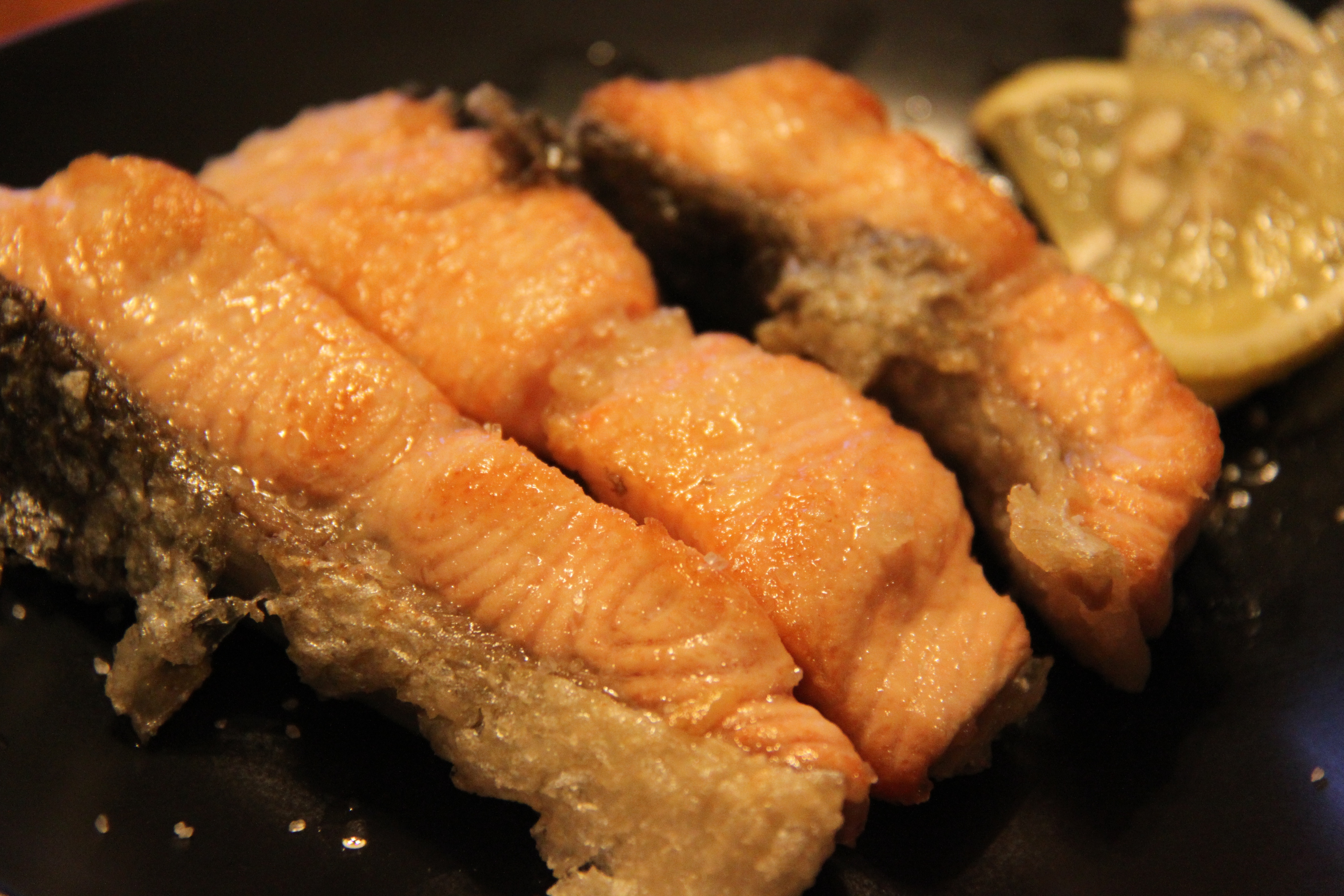 煎三文鱼（最朴素，脆皮好吃不浪费～）的做法 步骤4