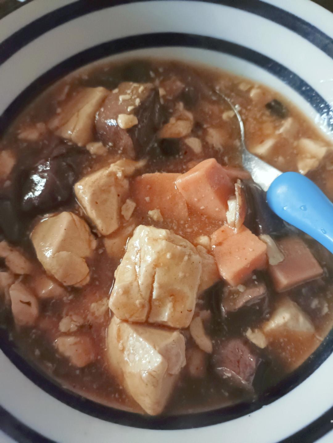 能吃三碗饭的红烧鸭血豆腐
