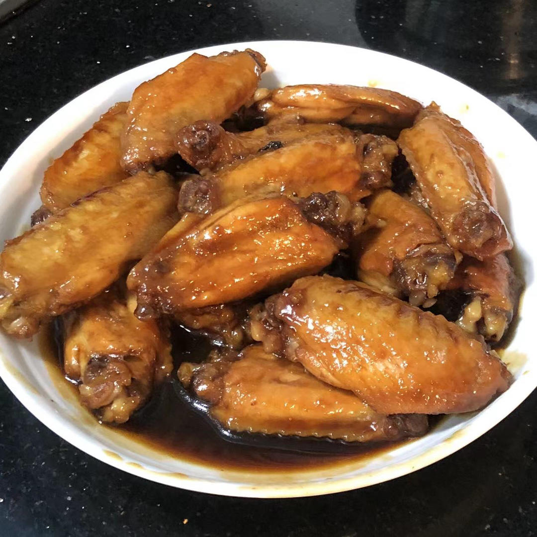 厨师长教你：“可乐鸡翅”的家常做法，味道鲜嫩可口，先收藏起来