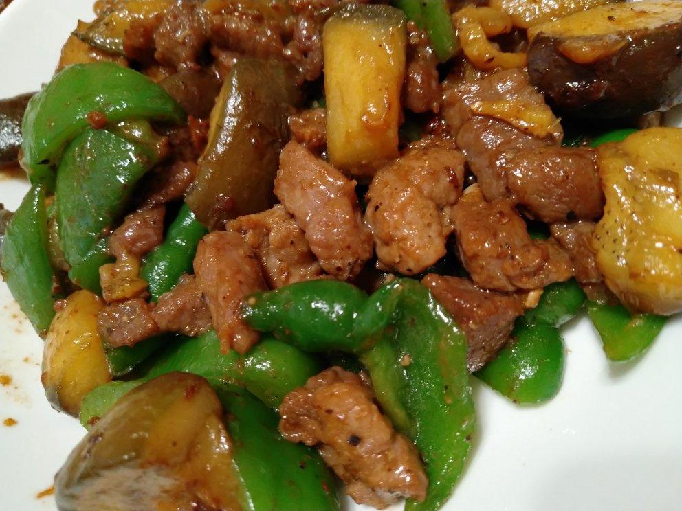 黑椒牛肉粒