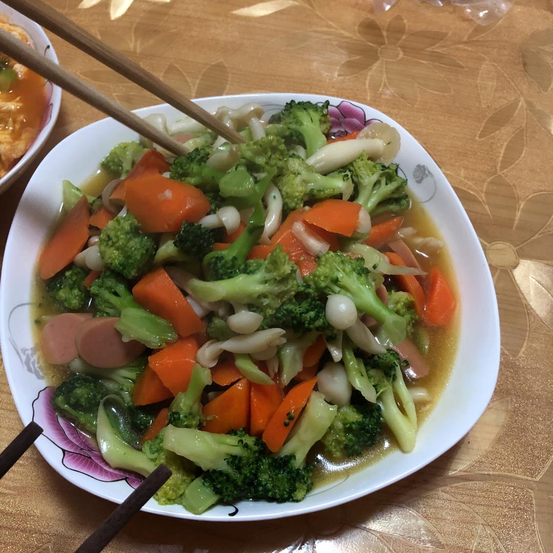 素炒蘑菇西兰花红萝卜