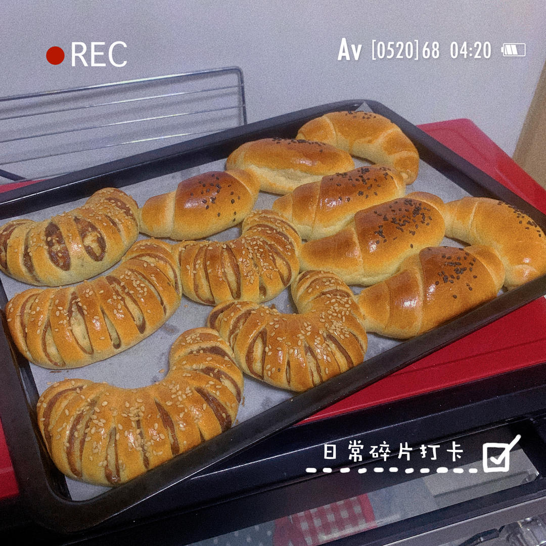 儿时记忆之花环豆沙面包｜一下子就戳到了我的心巴💘