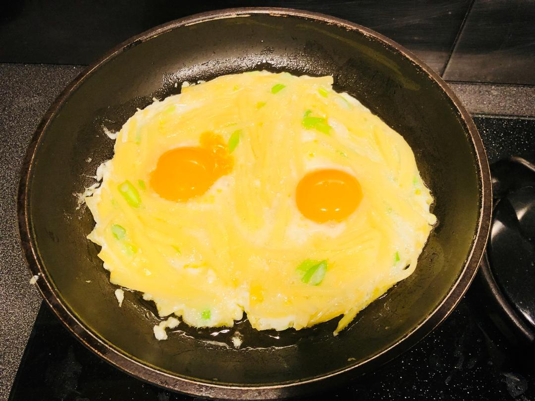 土豆胡萝卜丝煎鸡蛋（鸟巢煎蛋）