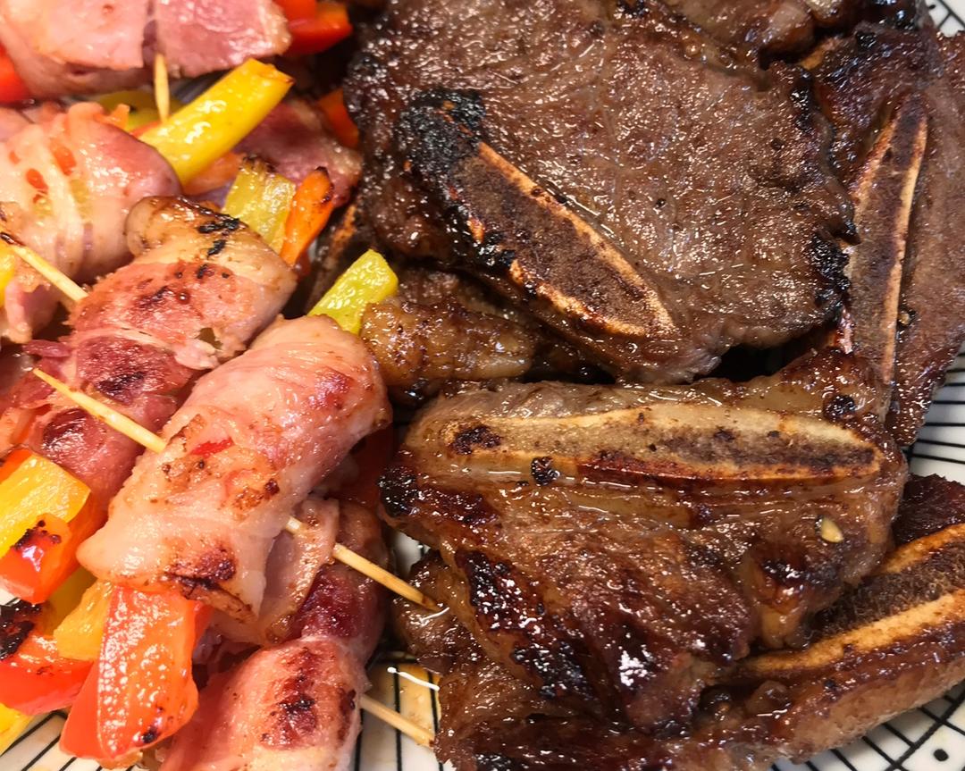 蜜汁牛仔骨 & 培根彩椒卷的做法