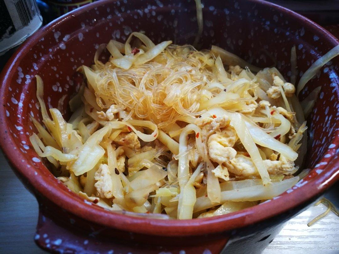 包菜粉丝炒鸡蛋