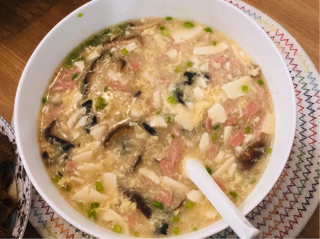 酸辣汤 Spicy & Sour Shredded Pork Soup