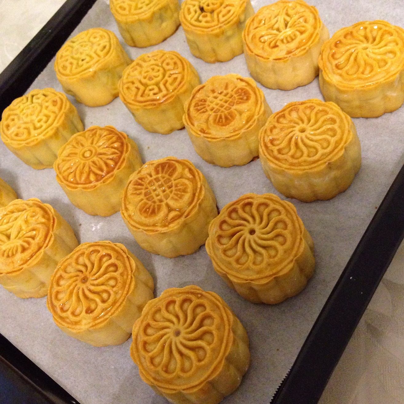 广式月饼—蛋黄莲蓉月饼