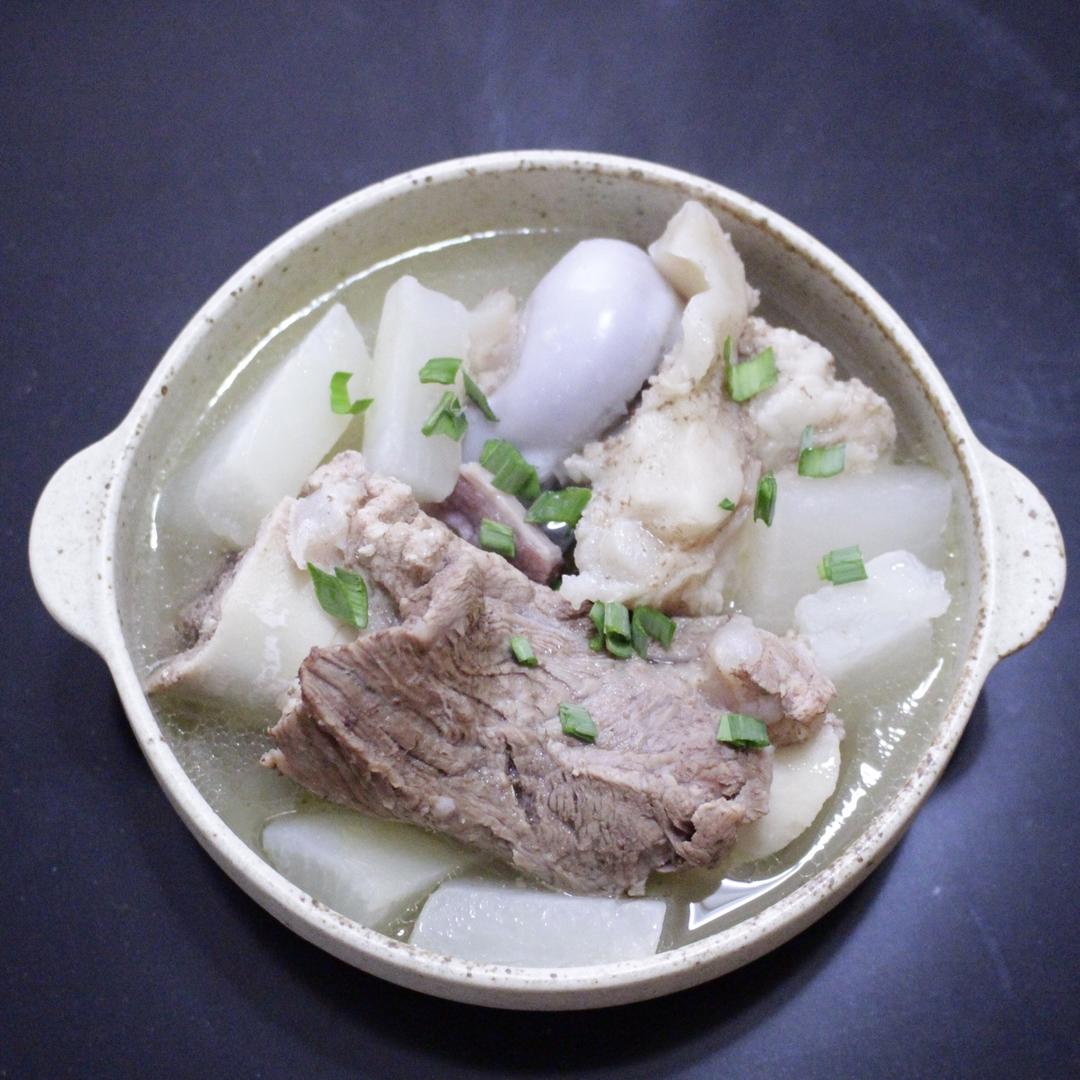 虞_美人做的筒骨炖萝卜