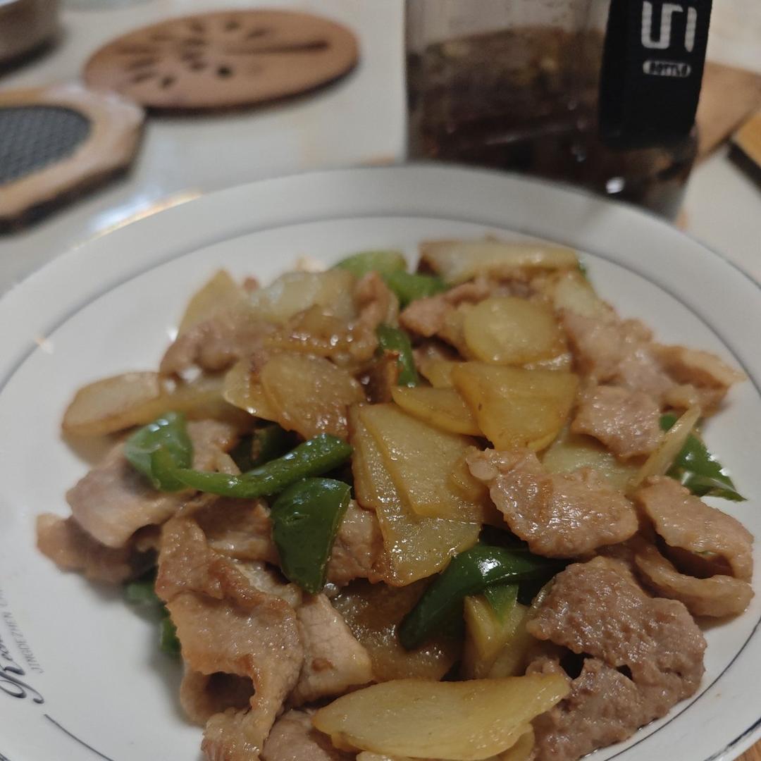 土豆柿子椒炒肉