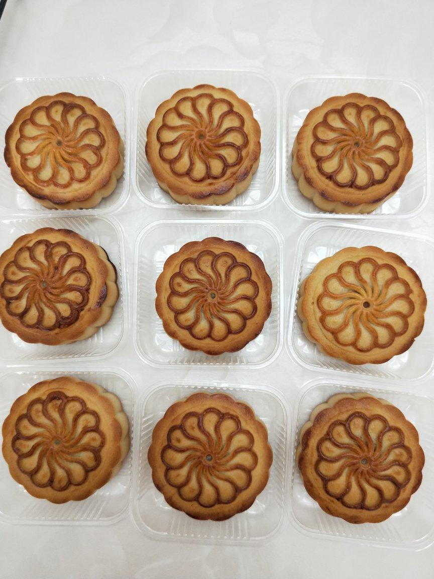 广式月饼—蛋黄莲蓉月饼