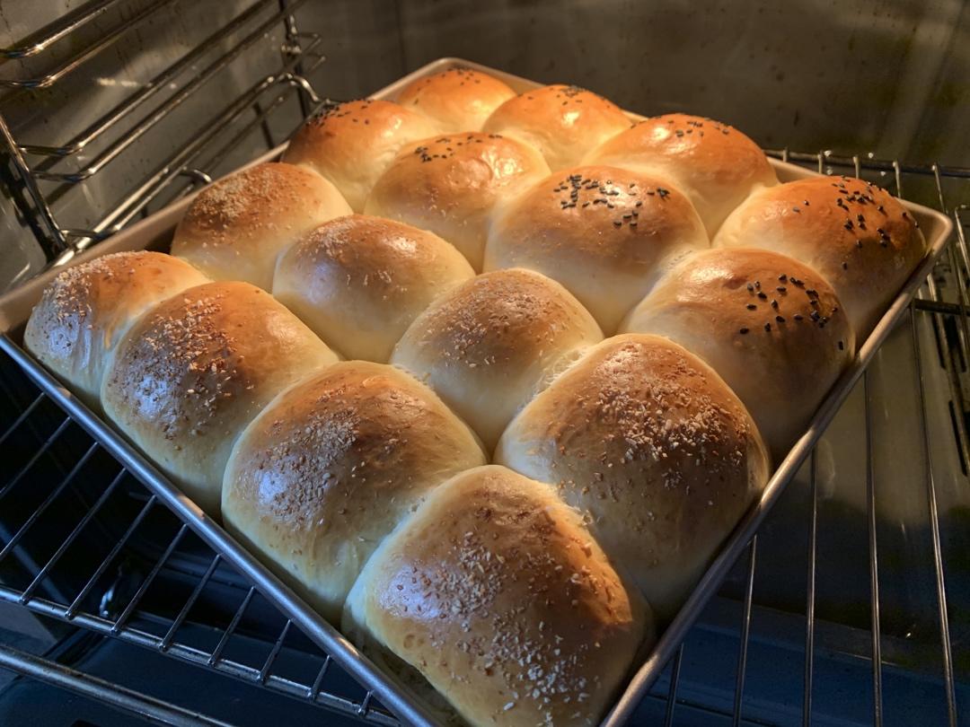 珊珊得久san做的爆松软的鲜奶小面包(一次发酵易出膜)