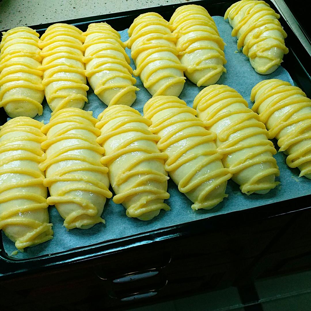 面包房里最受欢迎的毛毛虫面包